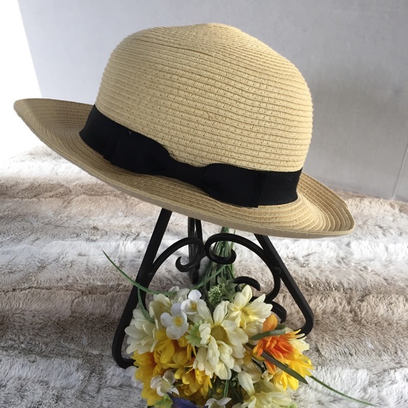 Anthropologie Accessories - Anthropologie Pins and Needles Hat Vintage!